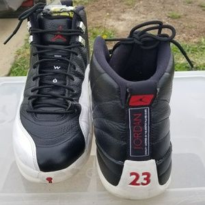 air jordan two3 black and white